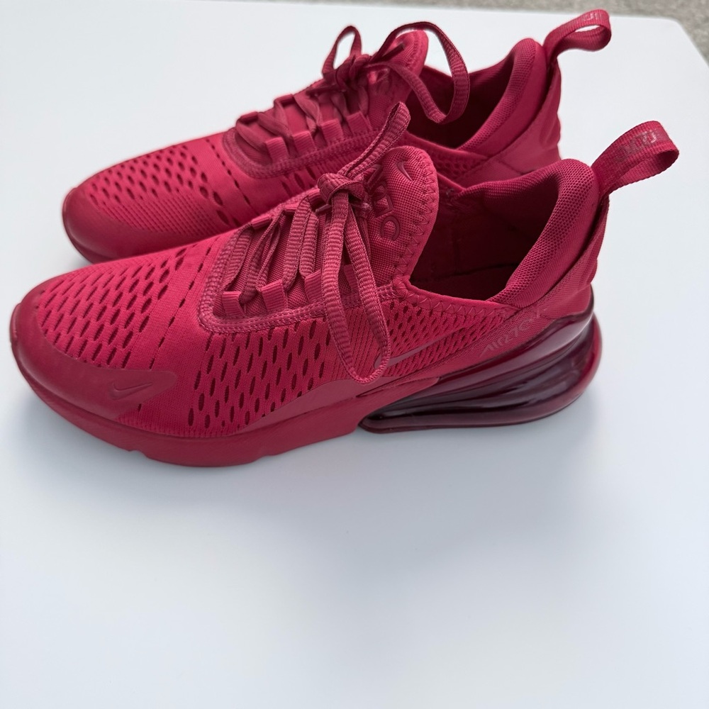 Red Nike 270